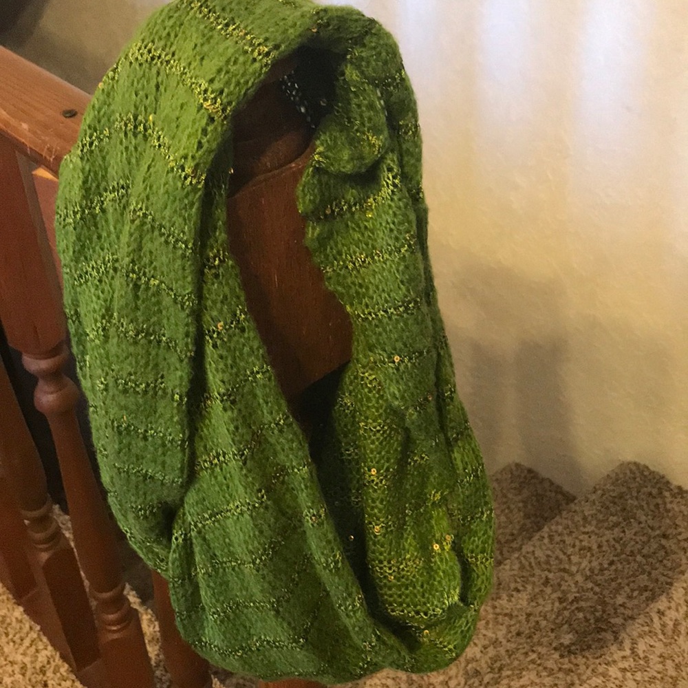 Infinity scarf